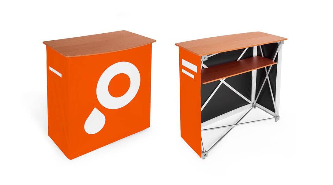 Comptoirs d'exposition textile   de dos et de face