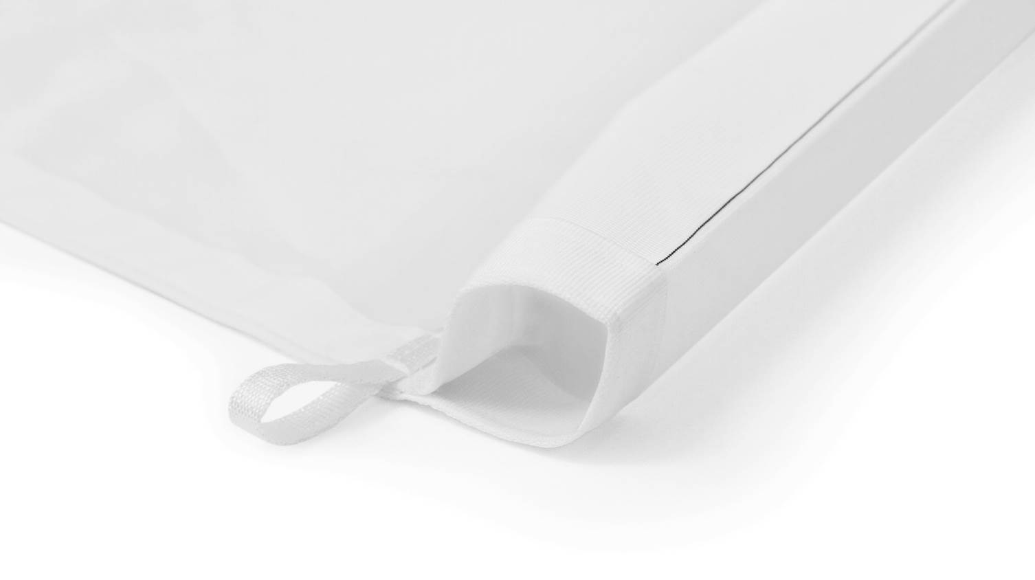 ourlet ajouré sur drapeau